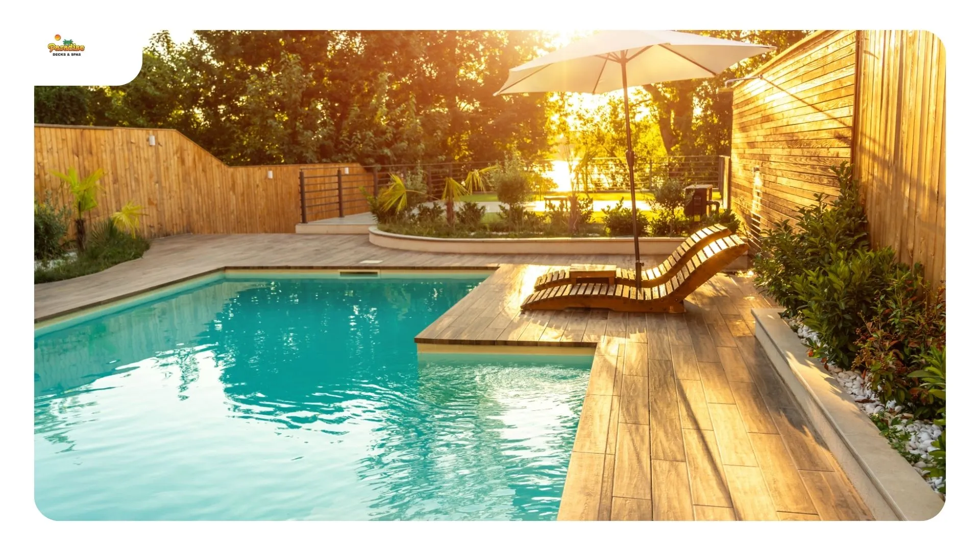 Self closing gate at the top of pool access steps on an above ground pool deck